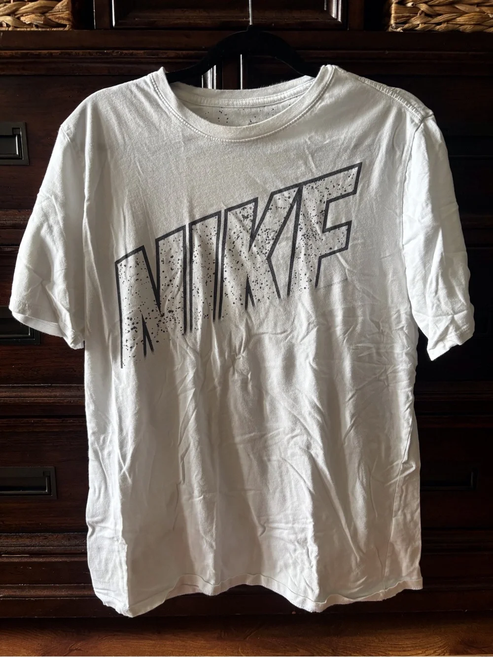 Nike White Short-Sleeve Graphic Logo Men's T-Shirt The Nike Tee size XL
